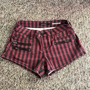 Hot Topic Black Heart Low rise shorts